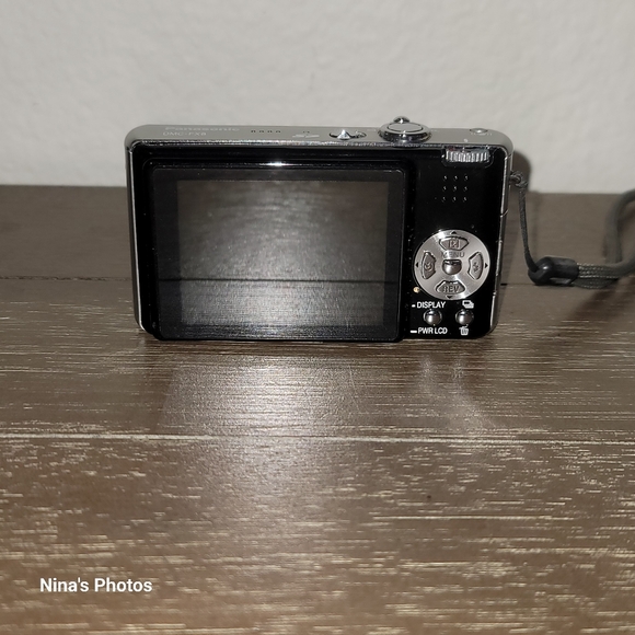 Panasonic Lumix DMC-FX8 Leica 5MP 3x Optical Zoom Digital Camera & Wenger Case - Picture 4 of 14